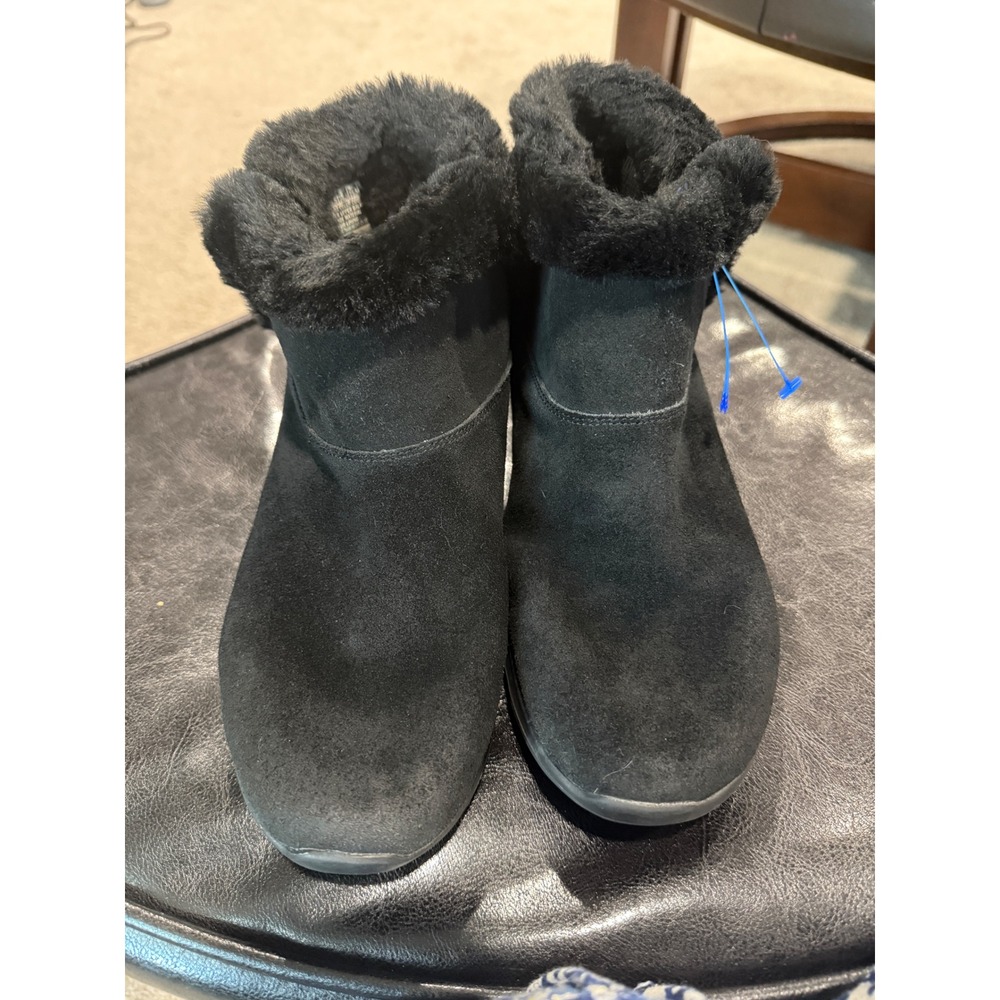 Skechers Women's Black Suede Faux Fur Lined‎ Ankle Boots Comfort Shoes Size 8.5